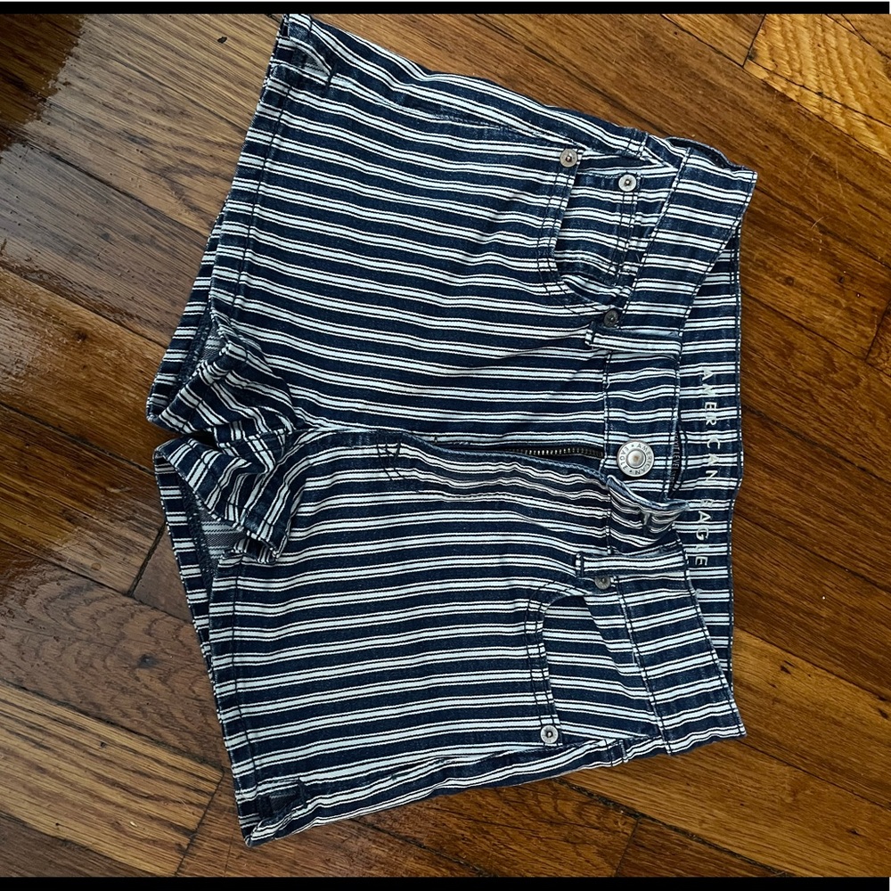 BEAUTIFUL high waisted stripped shorts